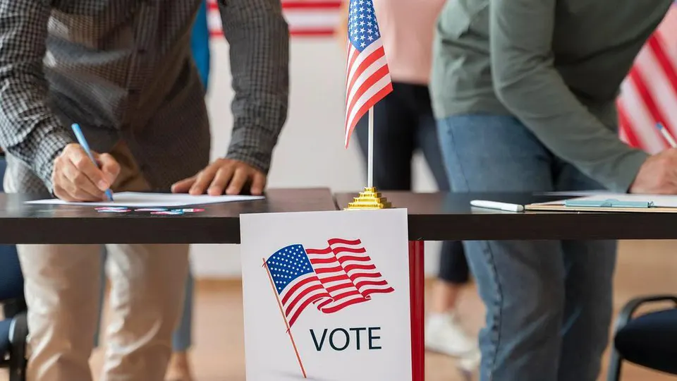 El-Sayed narrowly defeats establishment-backed Stevens in Michigan primary