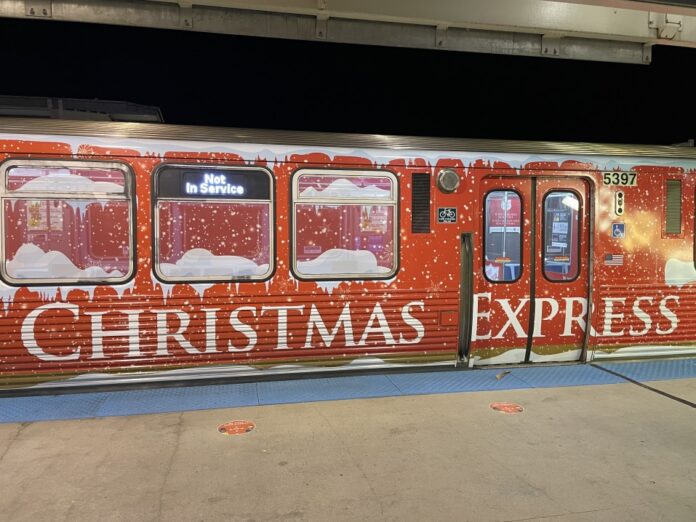 travel-train-track-holiday-christmas-decoration-train-track-christmas-train-christmas-holidays_t20_nLYQ47